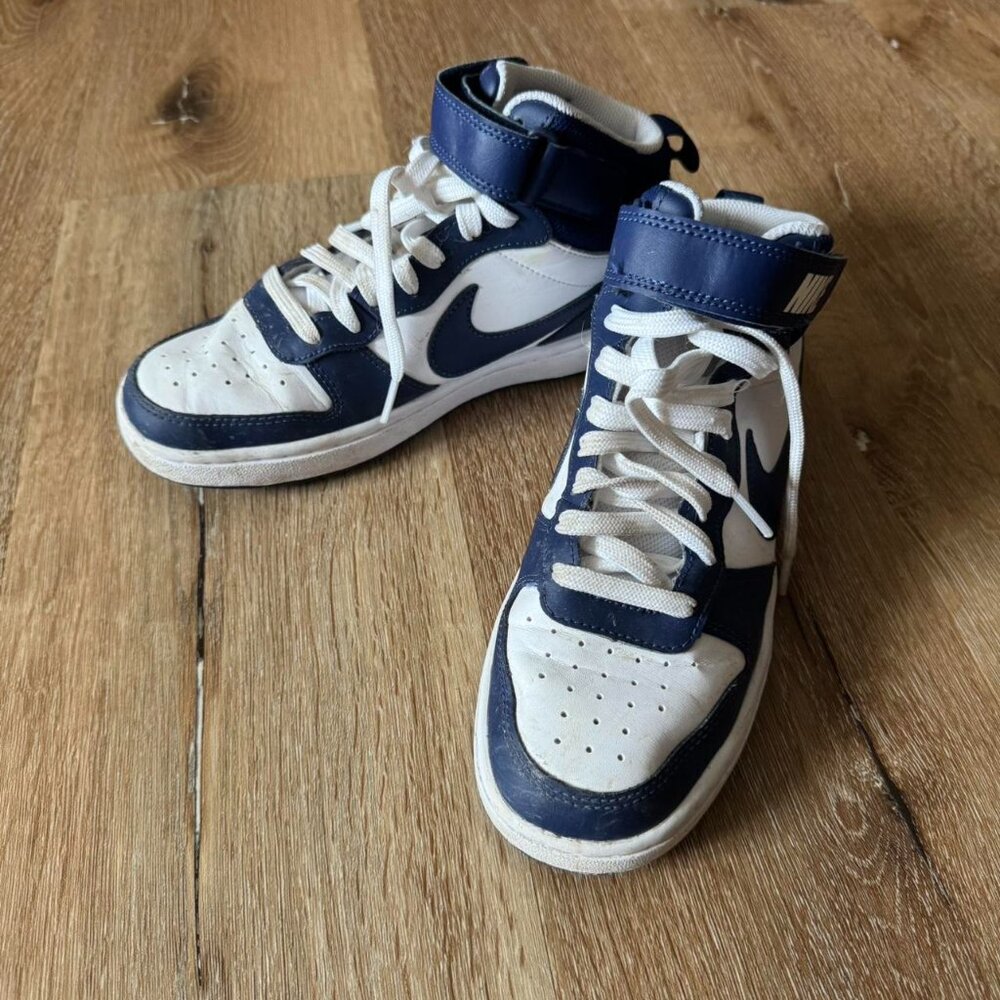 Nike Court Borough Mid 2 High‎ Top Sneaker Blue and White size 6.5W/4.5 Kids